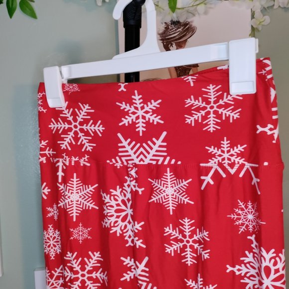Red & White Snowflake Leggings - Picture 2 of 6